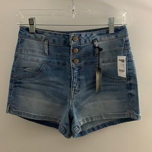 NWOT CHARLOTTE RUSSE REFUGE HIGH RISE SHORTS !
